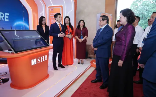 Phó Chủ tịch SHB Đỗ Quang Vinh giới thiệu giải pháp thanh toán tích hợp tại ngày Chuyển đổi số ngành ngân hàng
