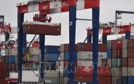 Thuế quan Mỹ "thổi bay" 34 tỷ USD của doanh nghiệp toàn cầu