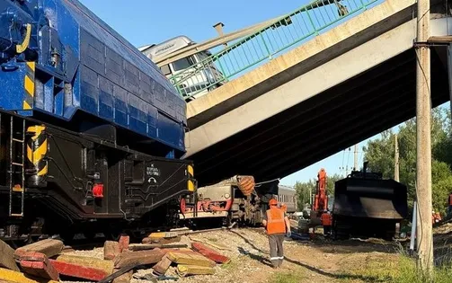 Sập cầu ở Nga đè lên đoàn tàu là do bị đánh bom