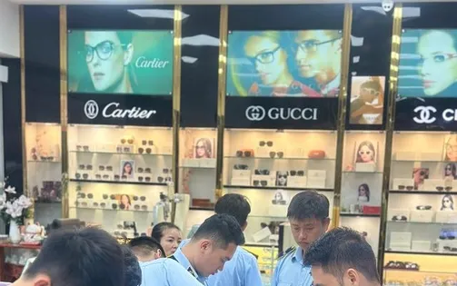 Thu giữ lô kính mắt giả mạo nhãn hiệu nổi tiếng, trị giá hàng trăm triệu đồng