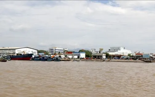 Một người mất tích khi tắm biển trong mưa dông ở Phan Thiết