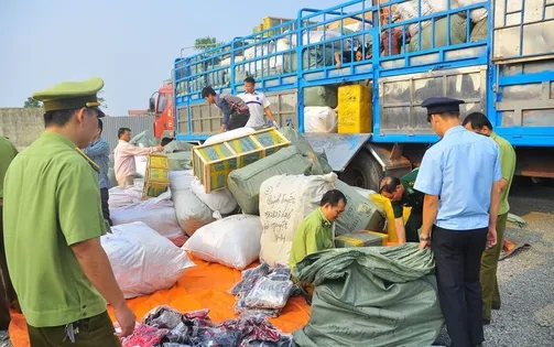 Kiên quyết không để hình thành điểm nóng buôn lậu, xử lý nghiêm cán bộ lơi lỏng