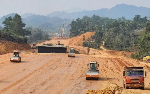 Đẩy nhanh tiến độ 4 dự án giao thông trọng điểm để đạt mục tiêu 3.000 km đường bộ cao tốc