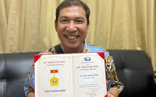 NSƯT Quang Thắng vinh dự nhận Kỷ niệm chương "Vì sự nghiệp điện ảnh"