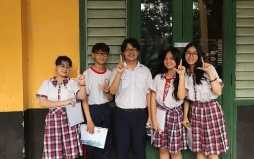 Kết thúc ngày thi đầu tiên tuyển sinh lớp 10 ở TP Hồ Chí Minh: Nhiều thí sinh dự đoán được điểm từ khá trở lên