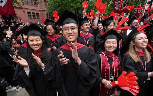Tòa án Mỹ chặn lệnh cấm cấp visa du học sinh đến Harvard