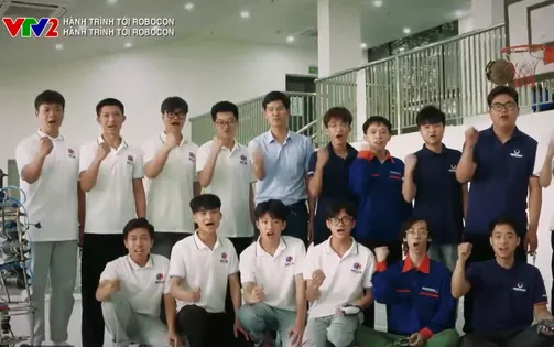 Khát vọng chinh phục sân chơi Robocon