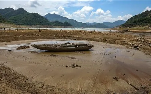 Nước hồ thủy điện Hòa Bình xuống thấp kỷ lục