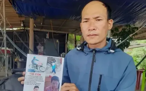 Cha rong ruổi 5 tháng tìm con từ Bắc vào Nam, gặp lại nhờ một phép màu