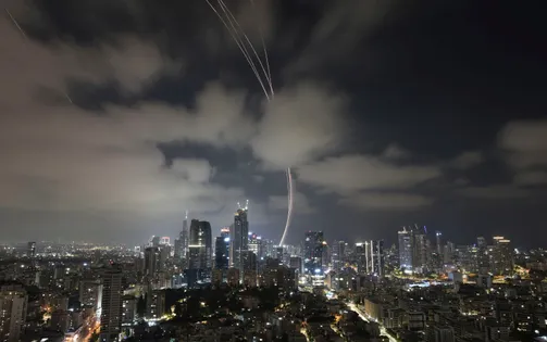 Iran tuyên bố tấn công Israel quy mô lớn