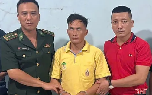 Bắt giữ đối tượng truy nã khi nhập cảnh qua Cửa khẩu Cầu Treo