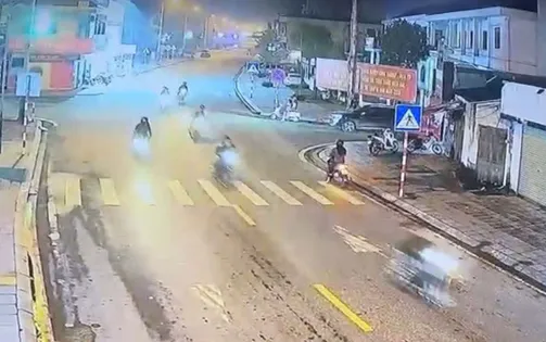 Nhóm thanh, thiếu niên truy đuổi, ném vỏ chai bia khiến 1 người tử vong