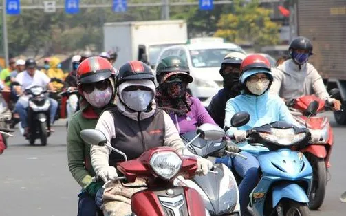 Bắc Bộ và Trung Bộ nắng nóng, Nam Bộ mưa dông