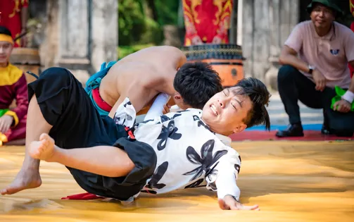 Bố ơi mình đi đâu thế: Duy Hưng - Trung Ruồi lần đầu đấu vật