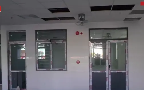 Bệnh viện quá tải, khu điều trị 165 tỷ đồng vẫn bỏ không