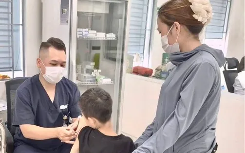 Nhiều trẻ bị chó cắn đầu Hè: Cảnh báo bệnh dại từ vật nuôi trong nhà
