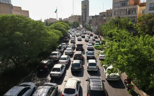 Tắc nghẽn giao thông nghiêm trọng tại Iran do người dân sơ tán