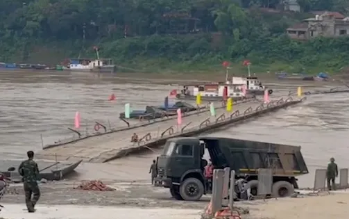 Hôm nay (20/6) dự kiến nối lại cầu phao Phong Châu