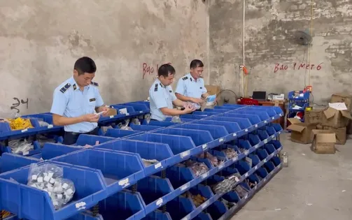 Quảng Ninh: Phát hiện kho hàng hơn 47.000 sản phẩm nhập lậu tinh vi