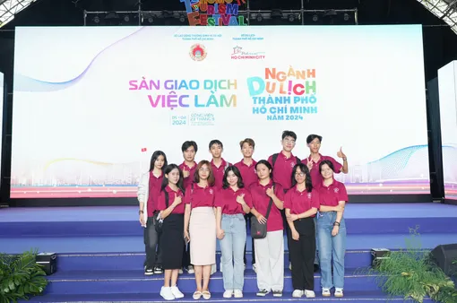 Đông đảo sinh viên tìm kiếm cơ hội tại “Sàn giao dịch việc làm ngành du lịch TP Hồ Chí Minh 2024”