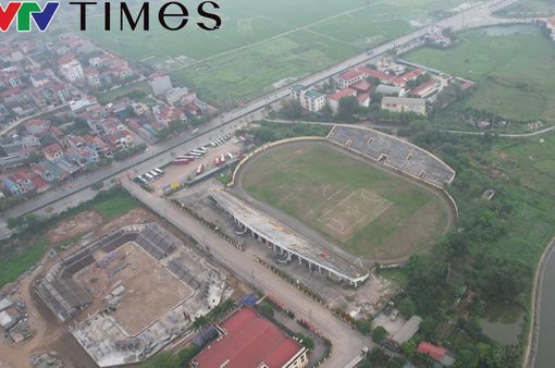 Sân vận động ngoại thành Hà Nội xuống cấp trầm trọng sau thời gian dài "bỏ hoang"