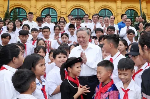 Chủ tịch nước Tô Lâm: Dành tất cả tình yêu thương, những gì quý giá nhất cho trẻ em