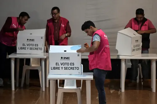 Mexico mất trộm hàng nghìn phiếu bầu trước bầu cử