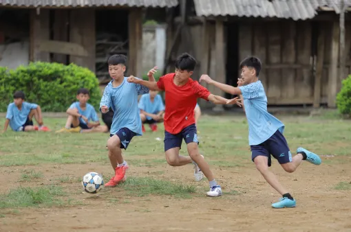 Lớp bóng đá miễn phí cho trẻ em Sơn La và Giải đấu tranh cúp “Gieo ước mơ bóng đá”