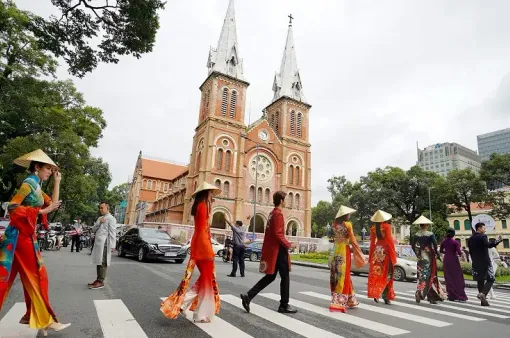TP Hồ Chí Minh: Tour đường bộ lên ngôi dịp Hè