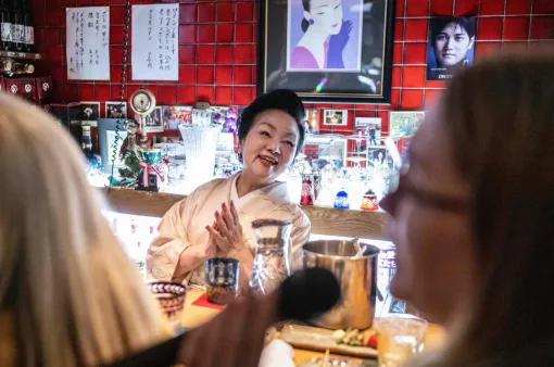 Khám phá những quán ăn vặt bí ẩn ở Tokyo