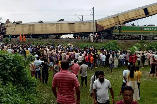 Tai nạn đường sắt nghiêm trọng tại Ấn Độ, ít nhất 15 người thiệt mạng