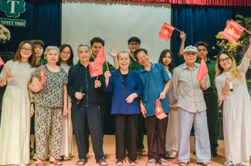 Ngày Gia đình Việt Nam:  "Lưu giữ" gắn kết tình cảm giữa các thế hệ