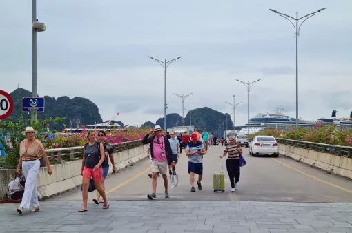 Khách quốc tế đến Việt Nam tăng trưởng tích cực 6 tháng đầu năm 2024