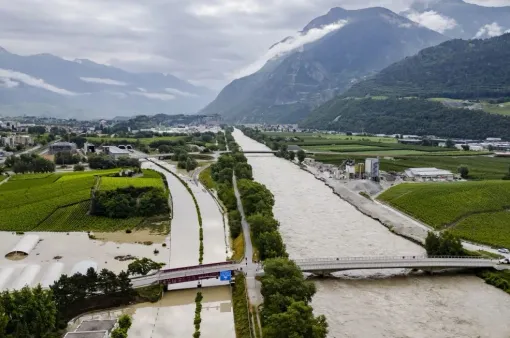 Mưa lũ gây ngập lụt và lở đất tại nhiều nước châu Âu