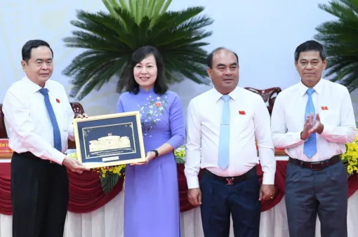 Chủ tịch Quốc hội Trần Thanh Mẫn dự khai mạc Kỳ họp của HĐND tỉnh Bình Phước