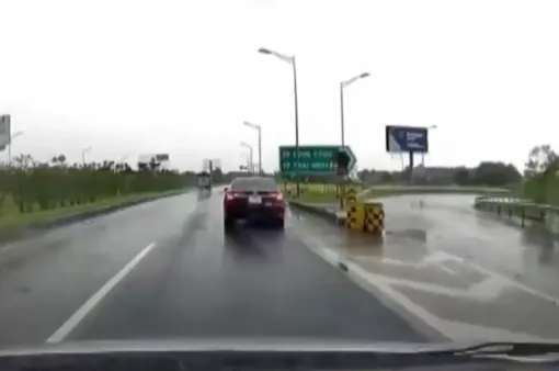 Nguy hiểm khi đi lùi trên cao tốc