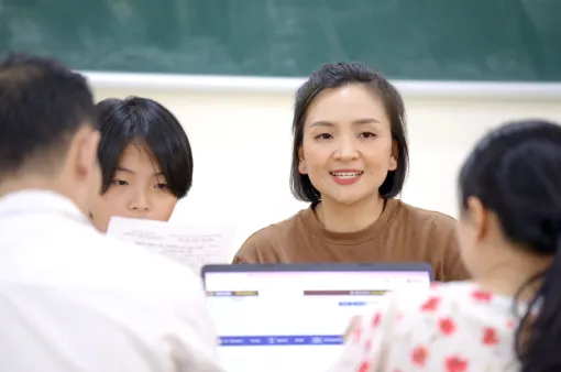 Phụ huynh và học sinh Hà Nội xác nhận nhập học vào lớp 10