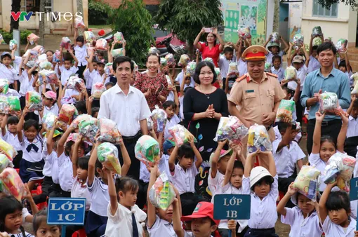 Học sinh Đắk Lắk hướng về người dân bị ảnh hưởng bởi bão Yagi