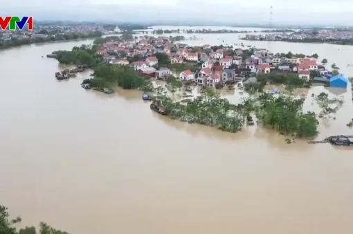 Nhiều khu vực ở Chương Mỹ (Hà Nội) vẫn chìm trong biển nước