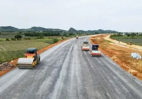 Triển khai đầu tư xây dựng đường cao tốc Bắc - Nam phía Tây đoạn Gia Nghĩa - Chơn Thành