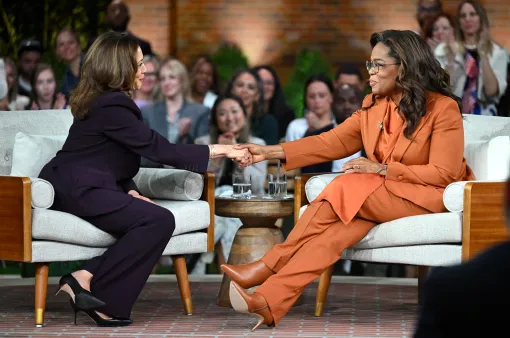 Bà Oprah Winfrey, Phó Tổng thống Kamala Harris cùng dự sự kiện tranh cử ở Michigan