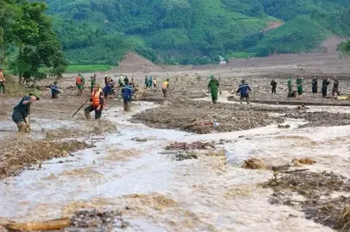 Toàn cảnh sự tàn phá khủng khiếp của bão số 3 và cách ứng phó thiên tai khốc liệt