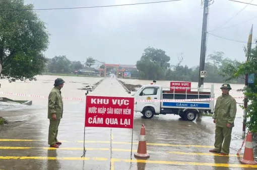 Mưa lớn, nhiều trường ở Hà Tĩnh tiếp tục cho học sinh nghỉ học