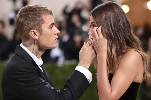 Vợ chồng Justin Bieber ngày càng hạnh phúc hậu có con