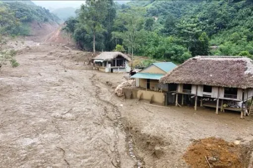 Phục hồi sinh kế bền vững cho người dân làng Nủ sau bão lũ