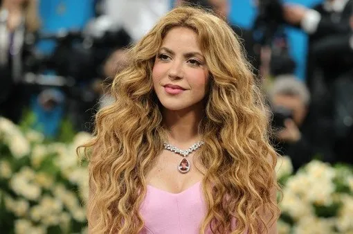 Ca khúc nổi tiếng nhất của Shakira suýt nữa đã có một cuộc đời khác