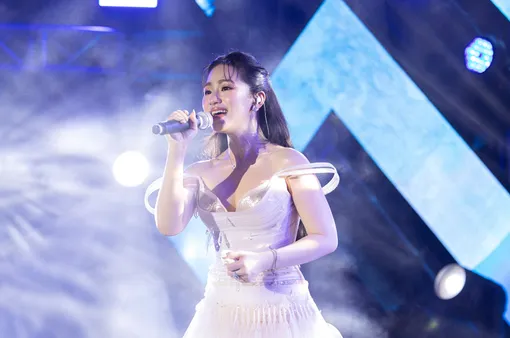 Lương Bích Hữu mang thanh xuân trở lại trong minishow đặc biệt “Xem như là”