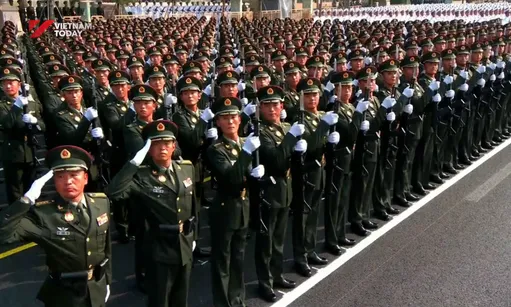 Grand parade marking 80th anniversary of end of WWII