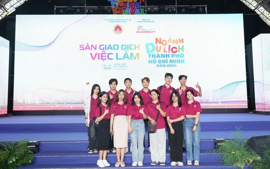 Đông đảo sinh viên tìm kiếm cơ hội tại “Sàn giao dịch việc làm ngành du lịch TP Hồ Chí Minh 2024”