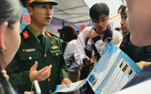 Thí sinh đăng ký xét tuyển ngành quân đội tăng mạnh
